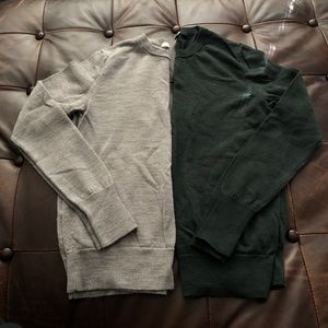 Bundle of two Uniqlo crew neck sweaters